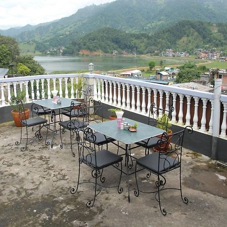 Hotel Blue Heaven Pokhara Exteriör bild