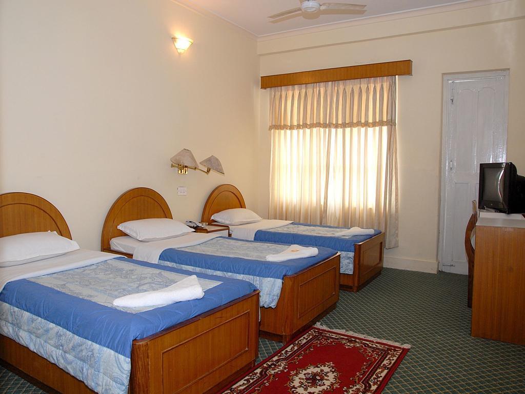 Hotel Blue Heaven Pokhara Exteriör bild