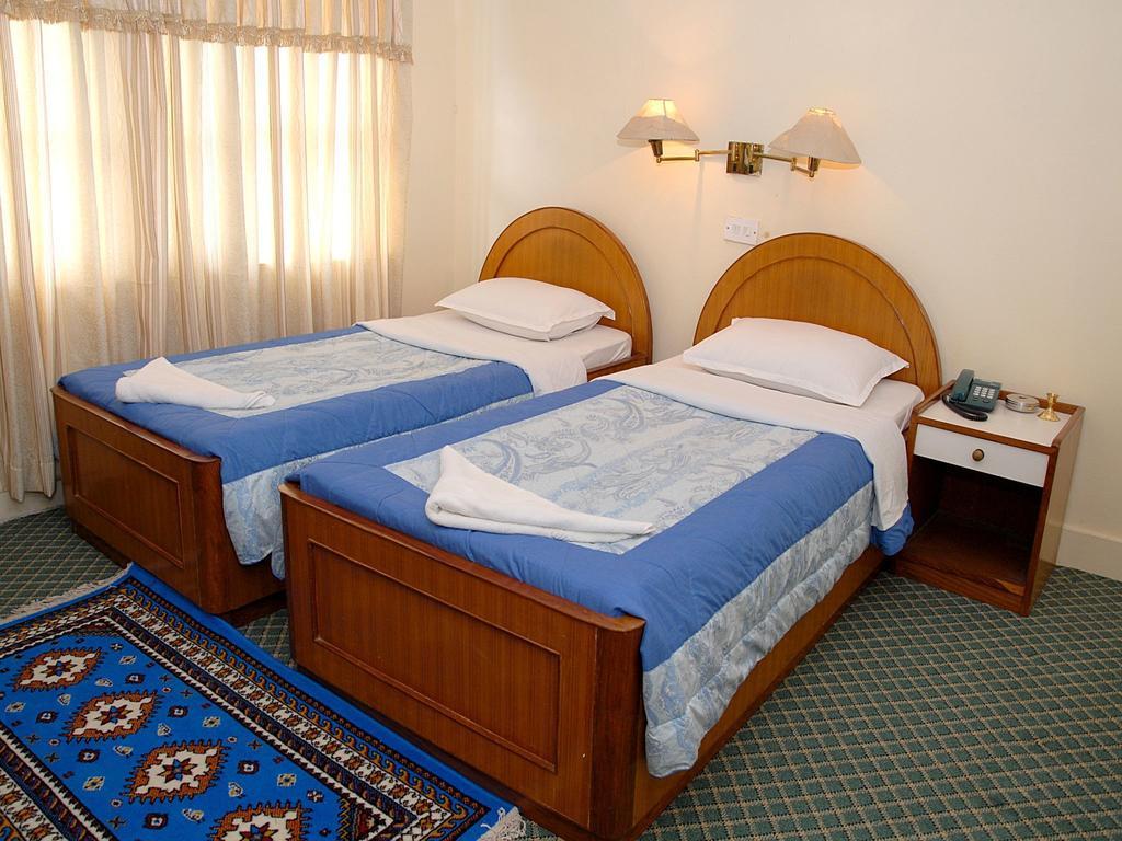 Hotel Blue Heaven Pokhara Exteriör bild